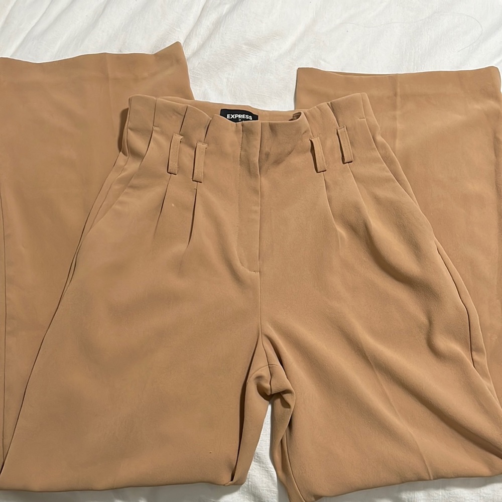 Wide legged pant